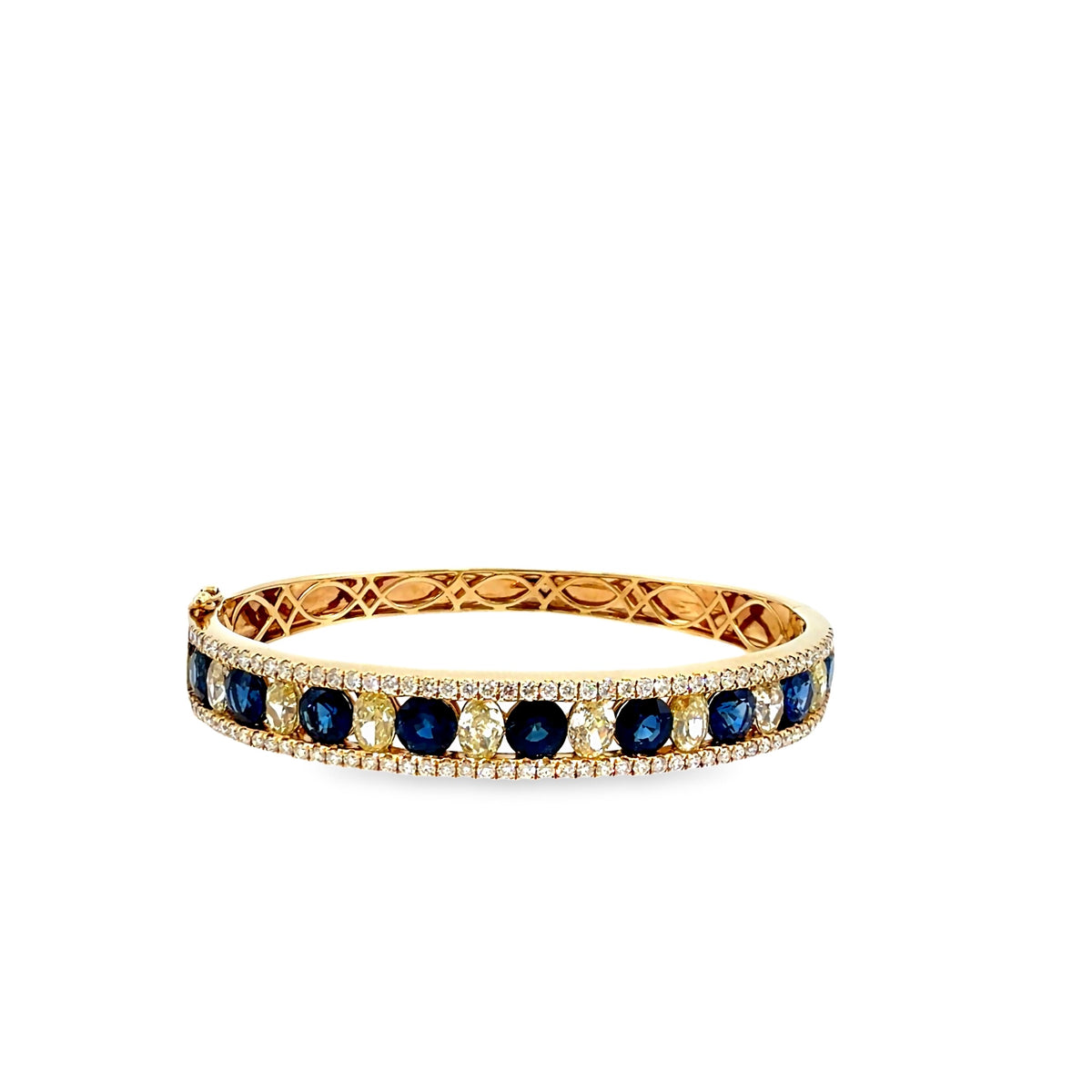 The Royal Oval Bangle
